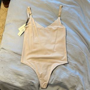 ARITZIA Babaton NWOT bodysuit stretch